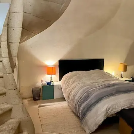 Charming Location In Saint-germain-des-pres