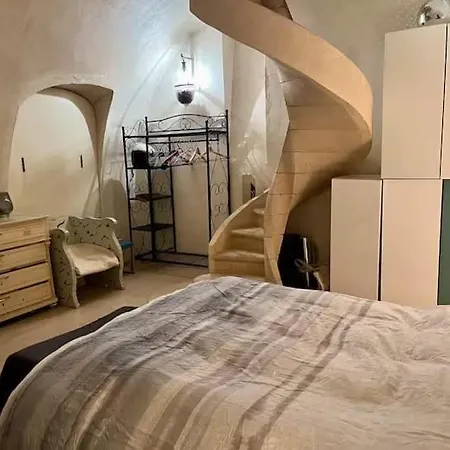 Charming Location In Saint-germain-des-prés *